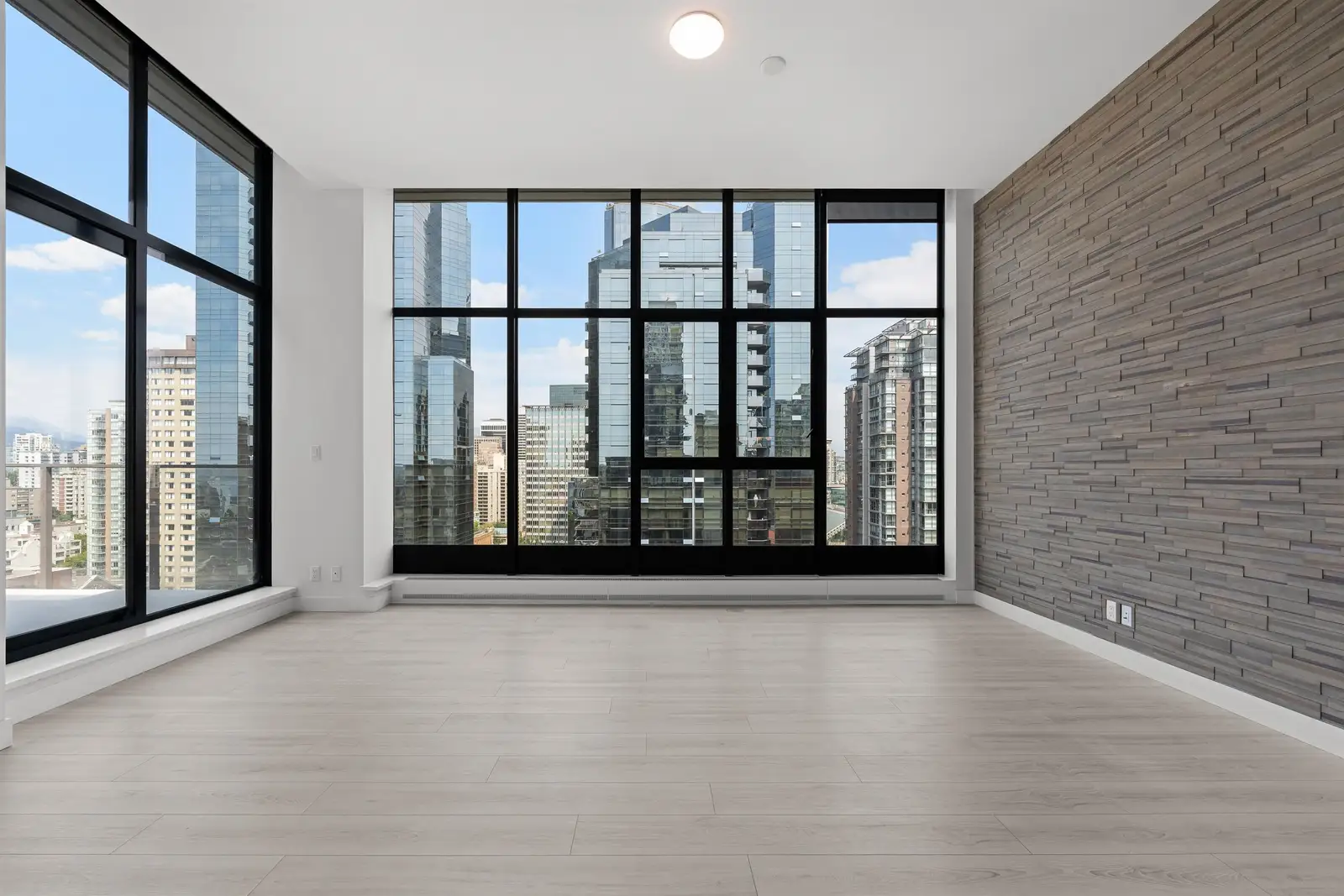 2105 1133 HORNBY STREET, Vancouver BC V6Z 1W1