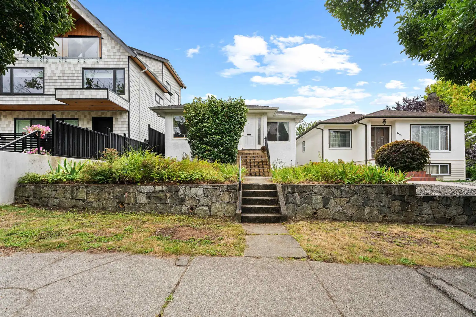 2608 E 4TH AVENUE, Vancouver BC V5M 1K4