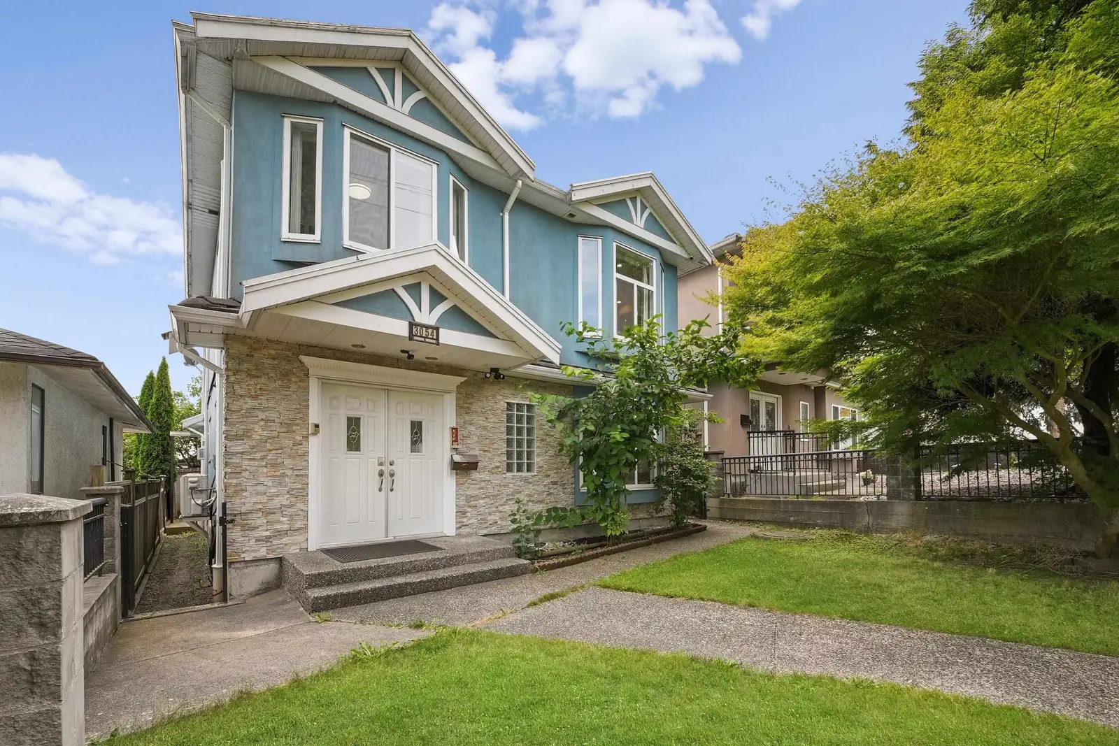 3054 E 5TH AVENUE, Vancouver BC V5M 1N8