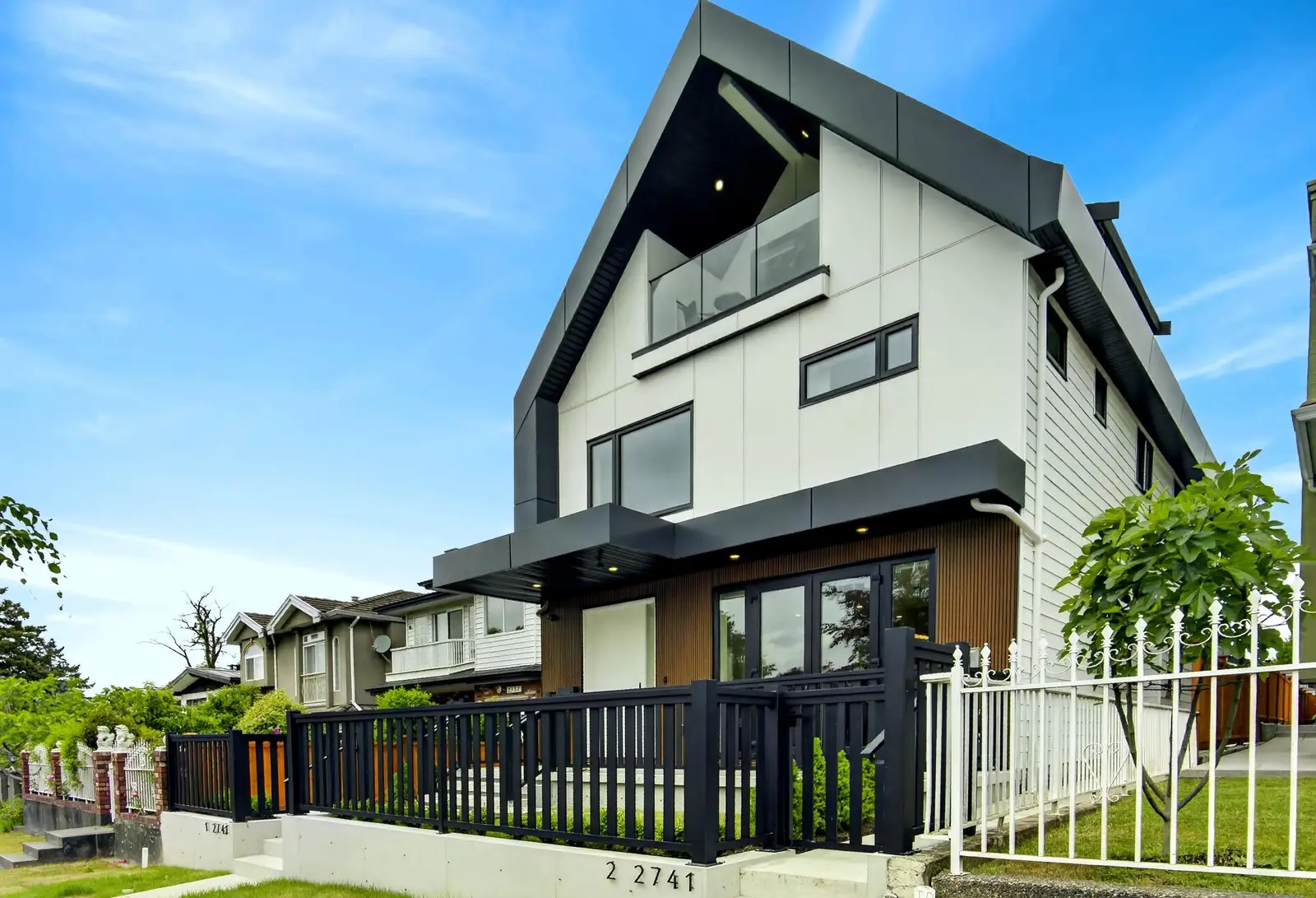 1 2741 E 7TH AVENUE, Vancouver BC V5M 1T8