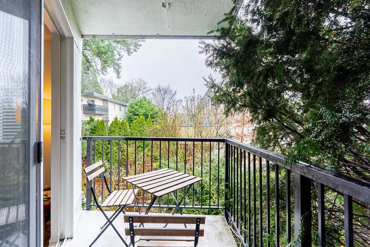213 36 E 14TH AVENUE, Vancouver BC V5T 4C9