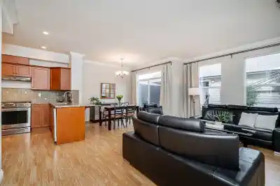 4 18055 70TH AVENUE, Surrey BC V3S 6X3