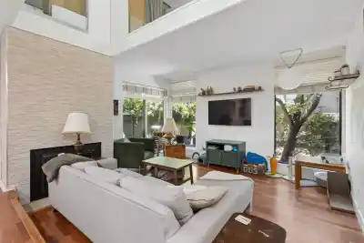 4430 YEW STREET, Vancouver BC V6L 3C8