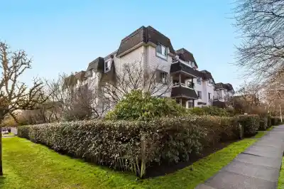 407 1950 E 11TH AVENUE, Vancouver BC V5N 1Z2