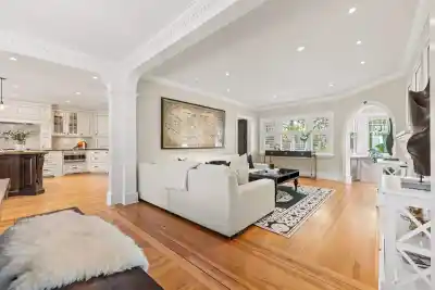4177 W 15TH AVENUE, Vancouver BC V6R 3A4
