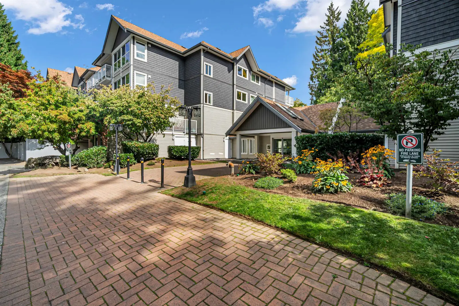 202 9650 148 STREET, Surrey BC V3R 0W2