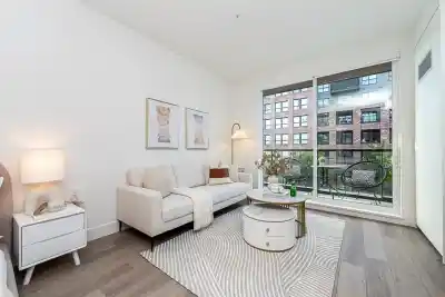 203 422 LAKEWOOD DRIVE, Vancouver BC V5L 0E8