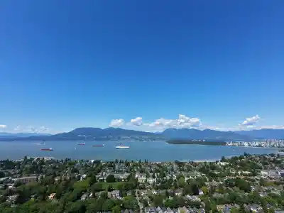 3770 W 13TH AVENUE, Vancouver BC V6R 2S6