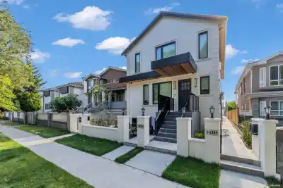 2 6388 ARGYLE STREET, Vancouver BC V5P 3K3