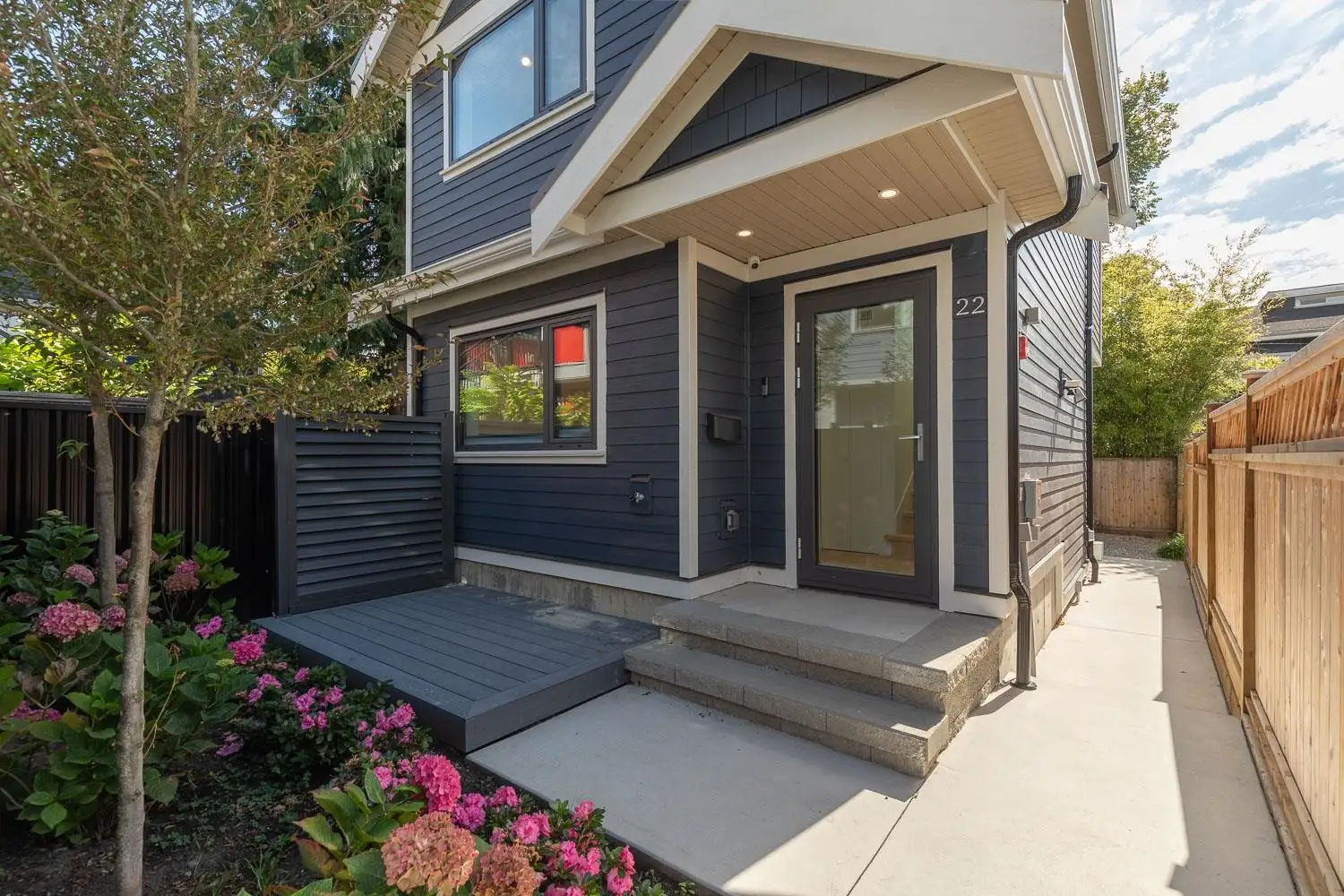22 W 14TH AVENUE, Vancouver BC V5Y 1W6