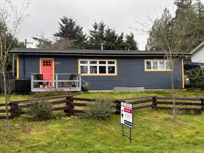 5702 MEDUSA STREET, Sechelt BC V0N 3A0