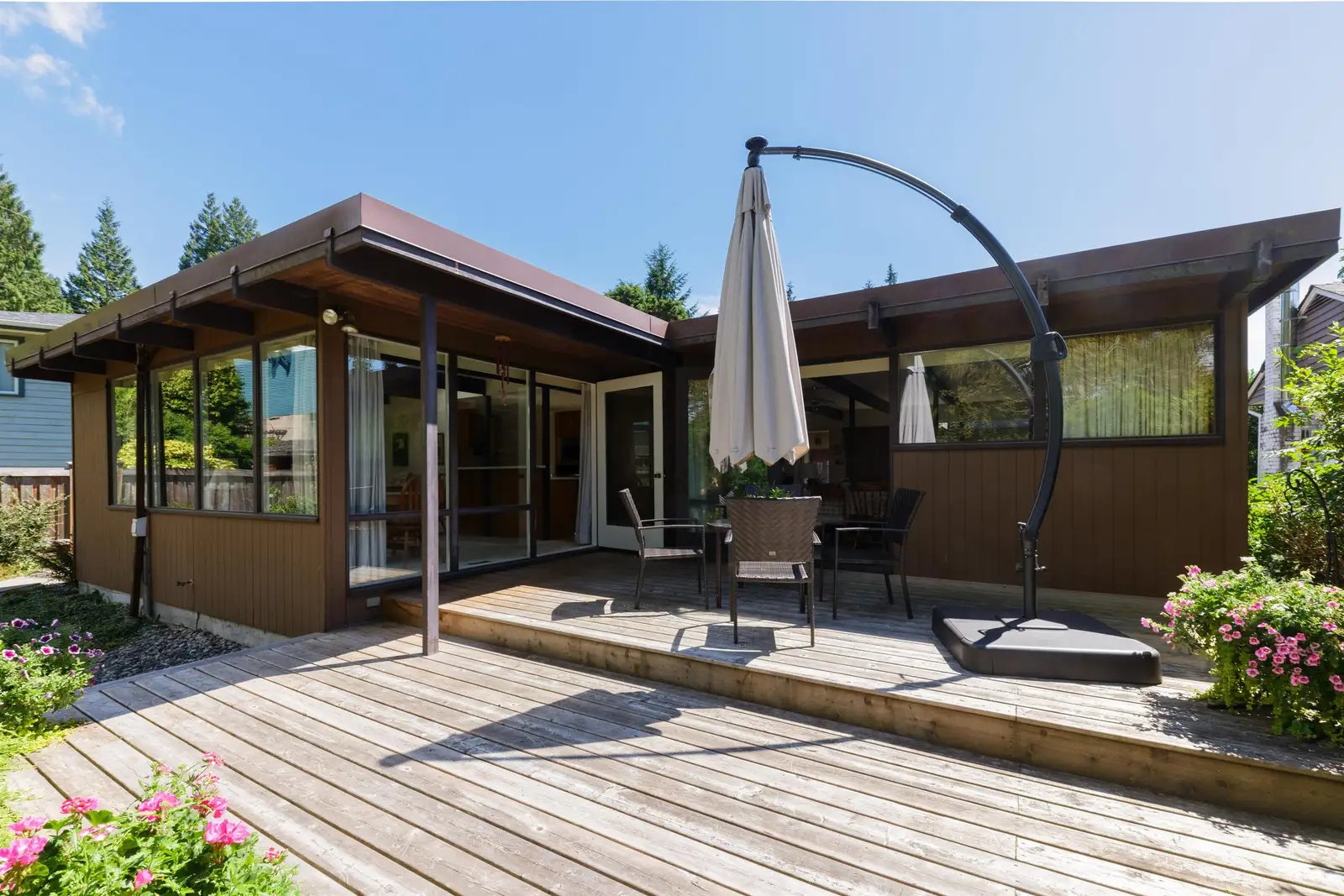 4568 MARINEVIEW CRESCENT, North Vancouver BC V7R 3P2