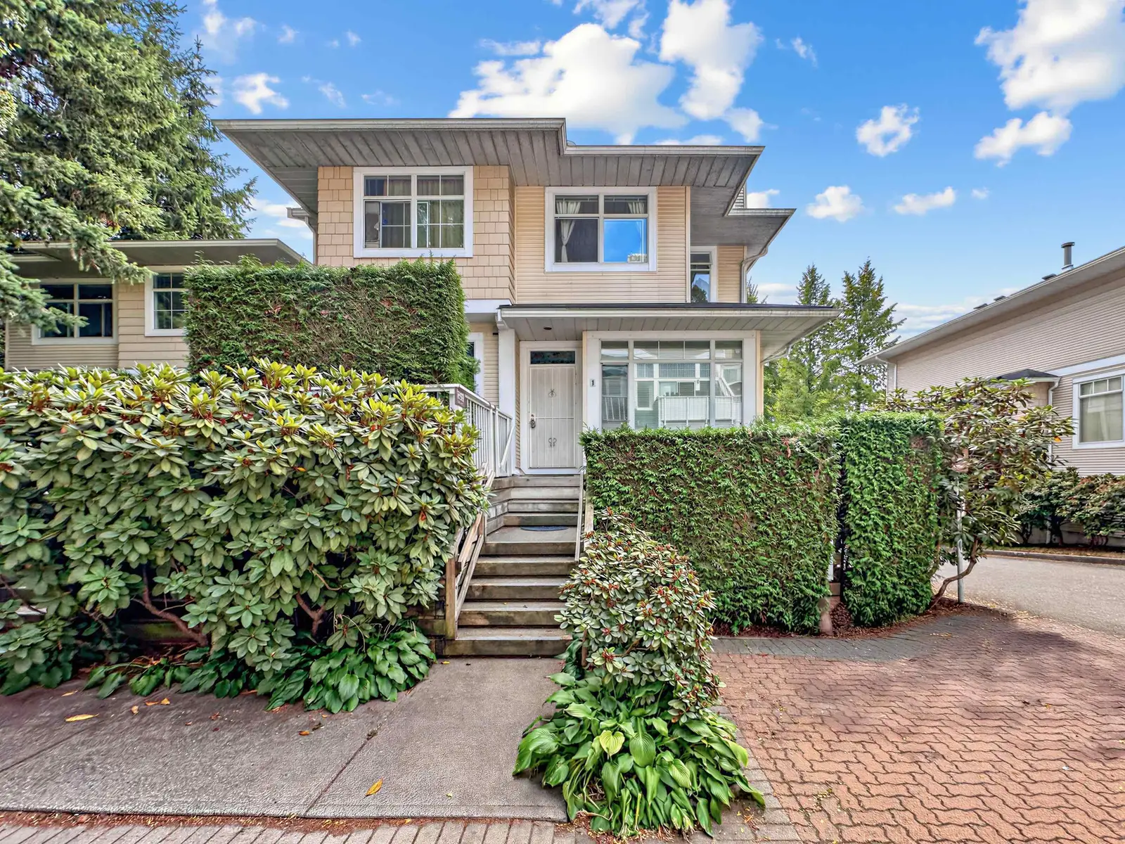 1 3596 WHITNEY PLACE, Vancouver BC V5S 4T2