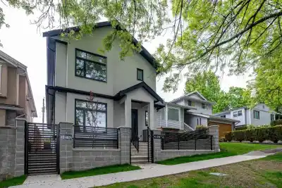 4874-B LANARK STREET, Vancouver BC V5N 3S2