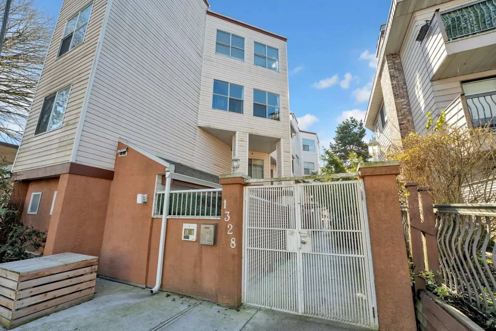 12 1328 W 73RD AVENUE, Vancouver BC V6P 3E7