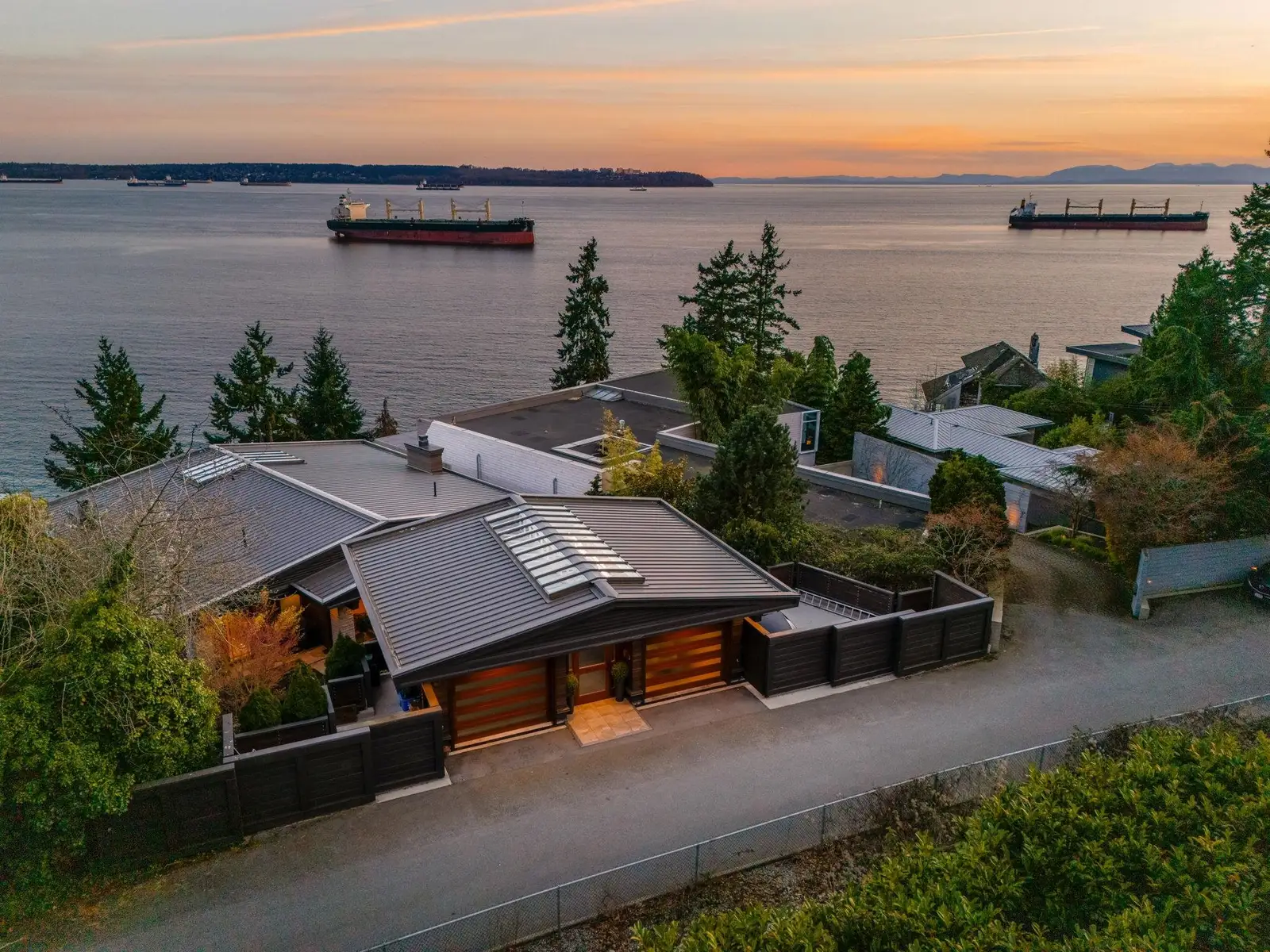 3673 SUNSET LANE, West Vancouver BC V7V 0A9