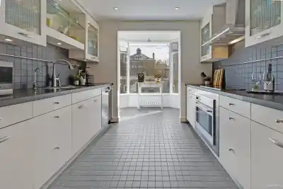 401 2628 ASH STREET, Vancouver BC V5Z 4L2