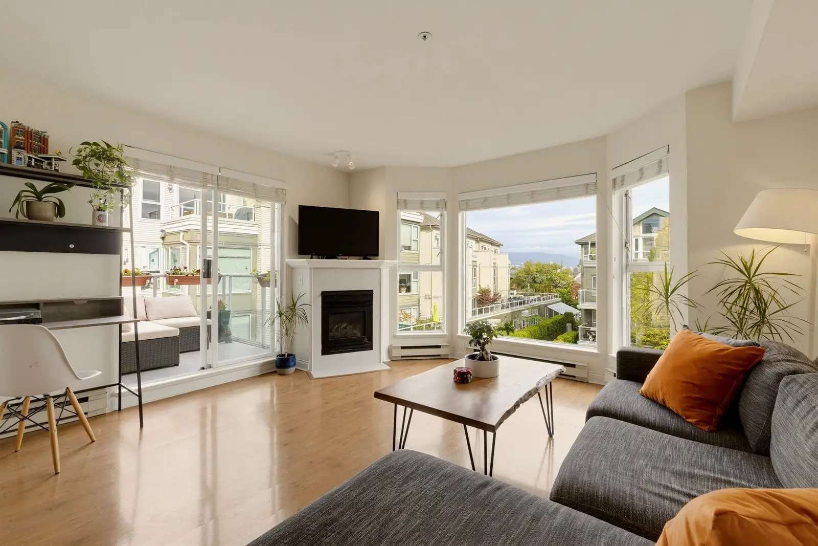 303 225 E 19TH AVENUE, Vancouver BC V5V 1J3