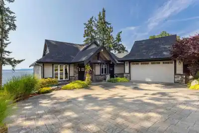 6001 SILVERSTONE LANE, Sechelt BC V7Z 0T8