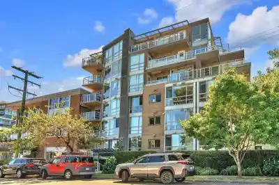 403 1818 W 6TH AVENUE, Vancouver BC V6J 1R6