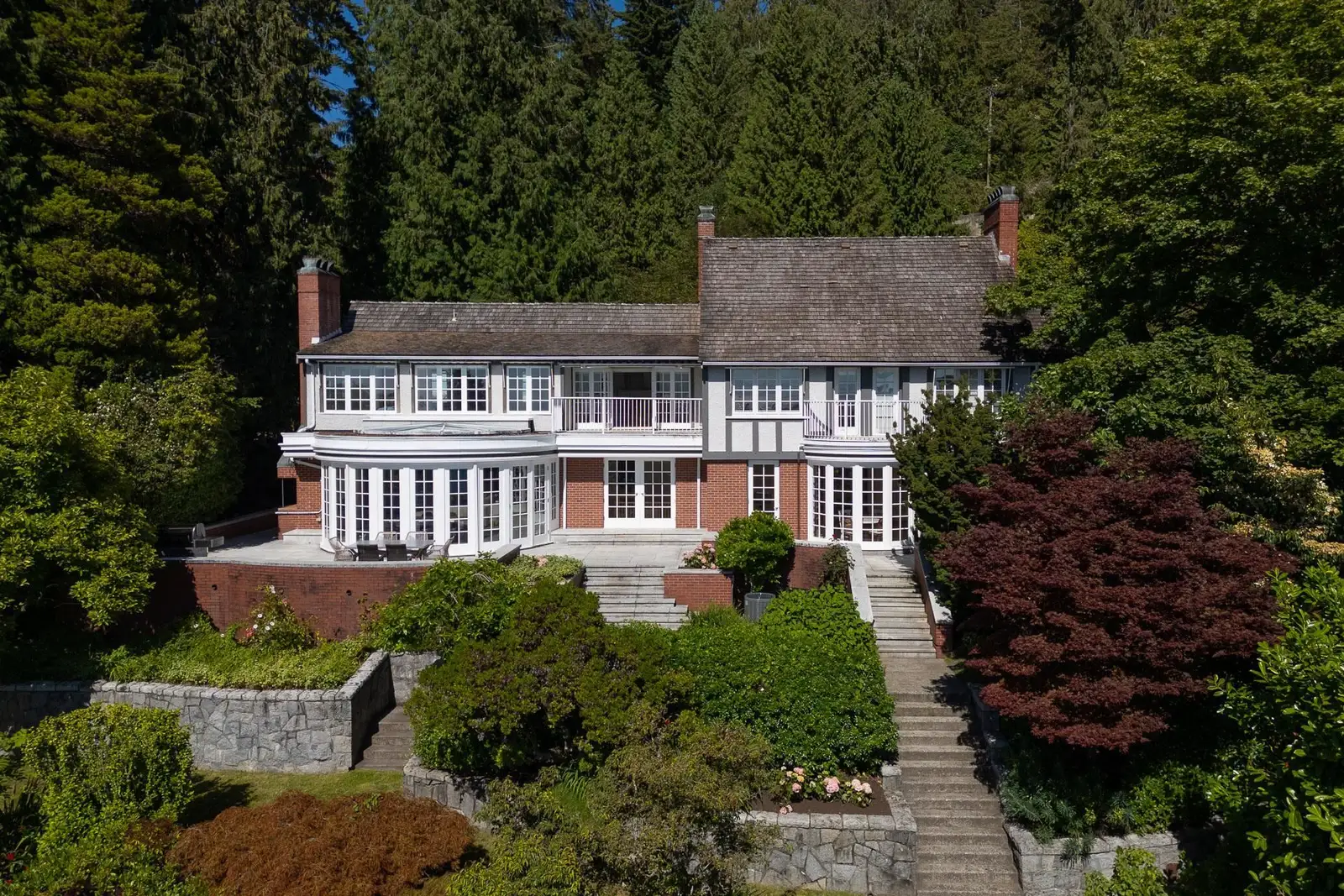5240 MARINE DRIVE, West Vancouver BC V7W 2P8