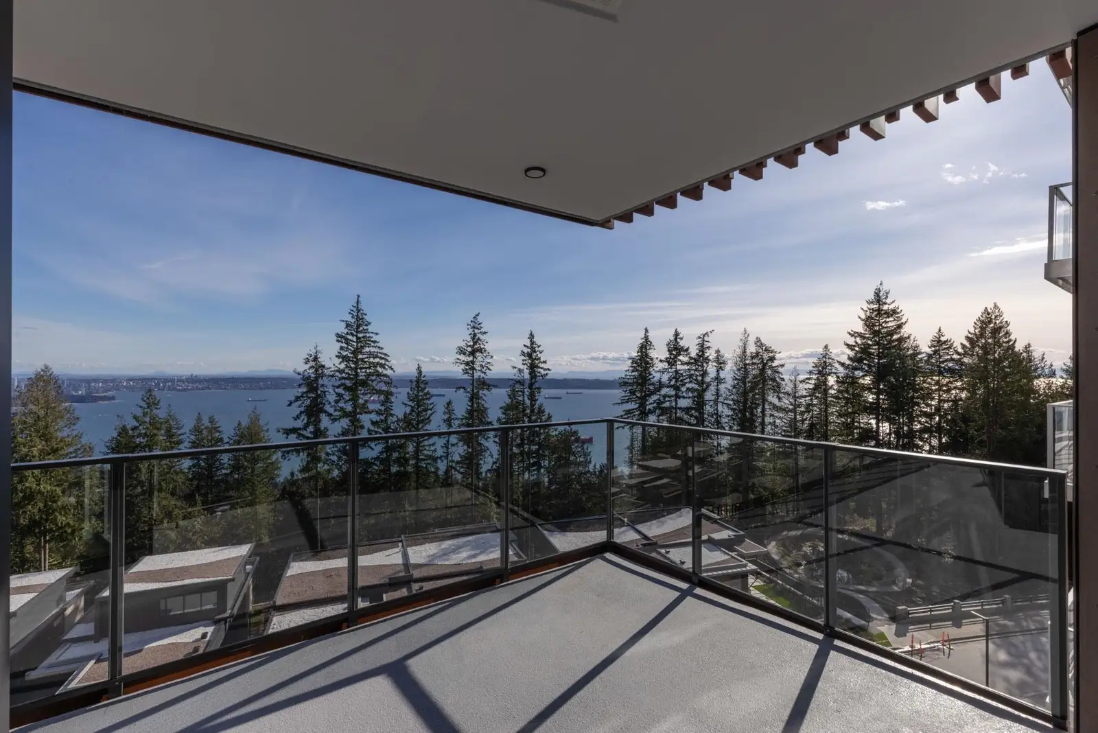 802 3963 UPLANDS WAY, West Vancouver BC V7S 0B6