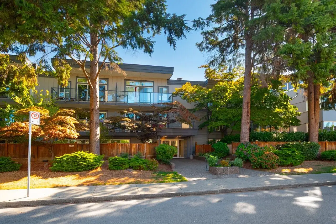 106 1450 LABURNUM STREET, Vancouver BC V6J 3W3