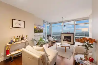1304 1320 CHESTERFIELD AVENUE, North Vancouver BC V7M 0A6