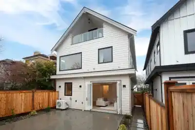 4424 W 4TH AVENUE, Vancouver BC V6R 1R1