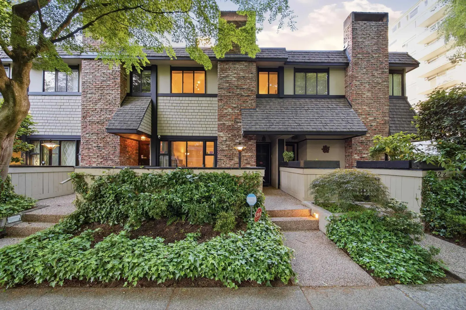 5416 YEW STREET, Vancouver BC V6M 3X8