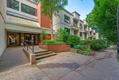 402 1350 COMOX STREET, Vancouver BC V6E 4E1