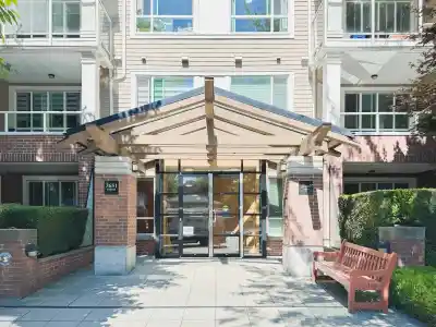 210 3651 FOSTER AVENUE, Vancouver BC V5R 0A2