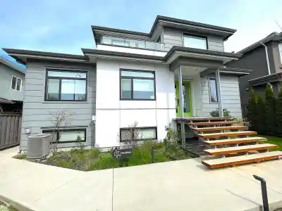 1633 SE MARINE DRIVE, Vancouver BC V5P 2R5