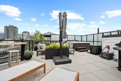614 108 E 8TH STREET, North Vancouver BC V7L 0H1