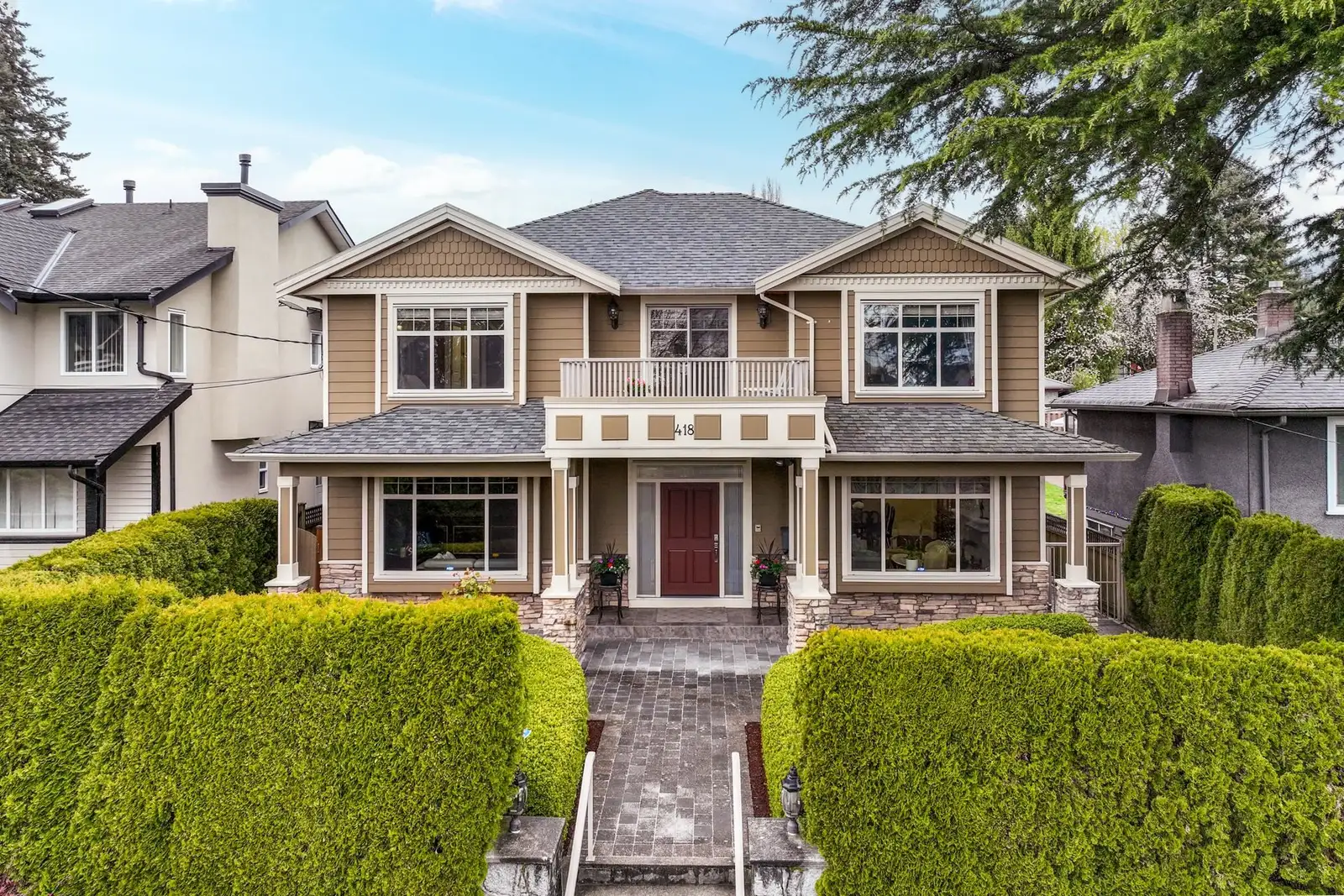 418 E 13TH STREET, North Vancouver BC V7L 2M1