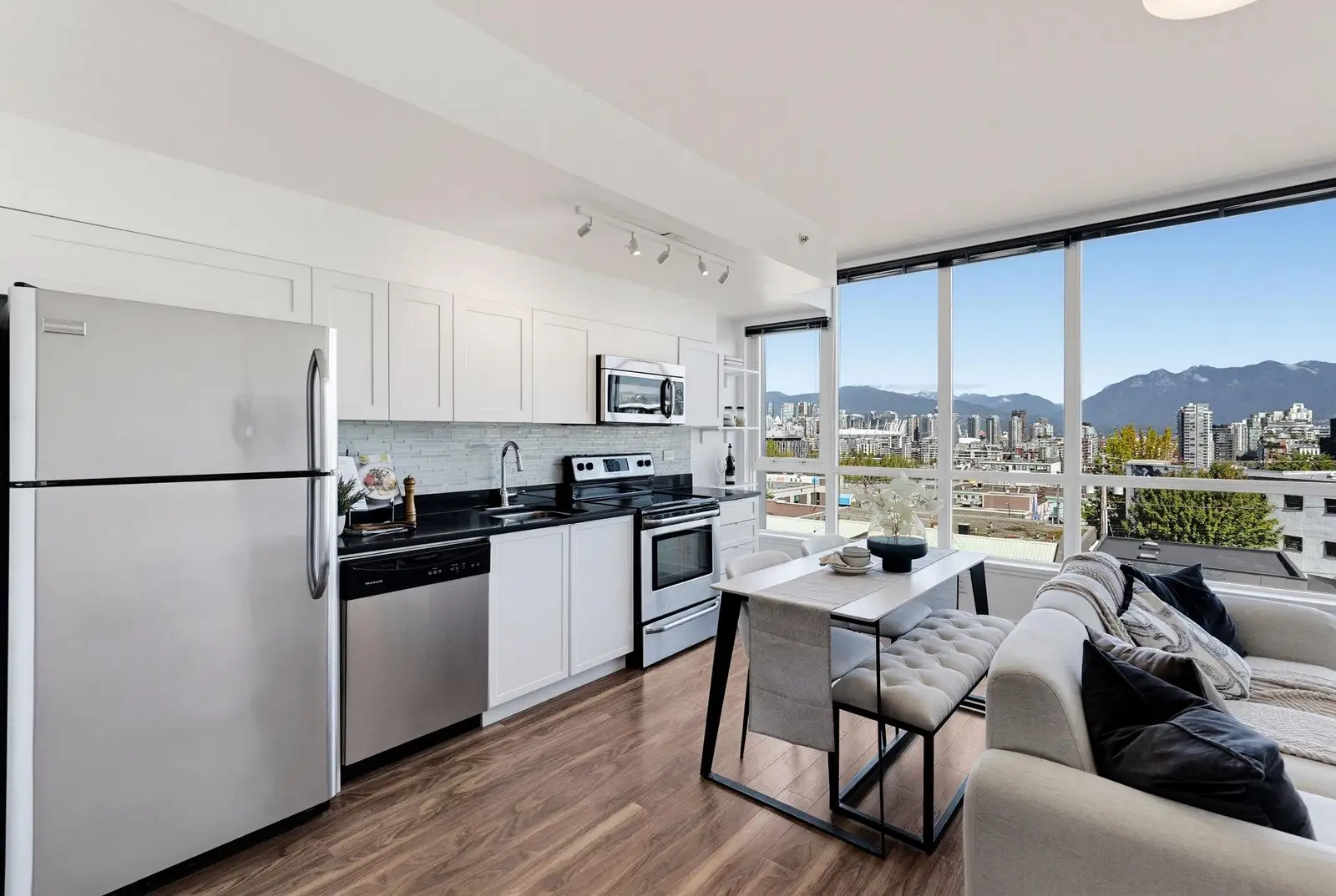 409 2511 QUEBEC STREET, Vancouver BC V5T 0B6