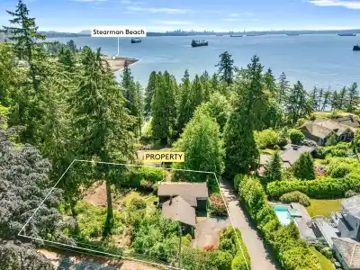 4704 DOGWOOD LANE, West Vancouver BC V7W 1J1