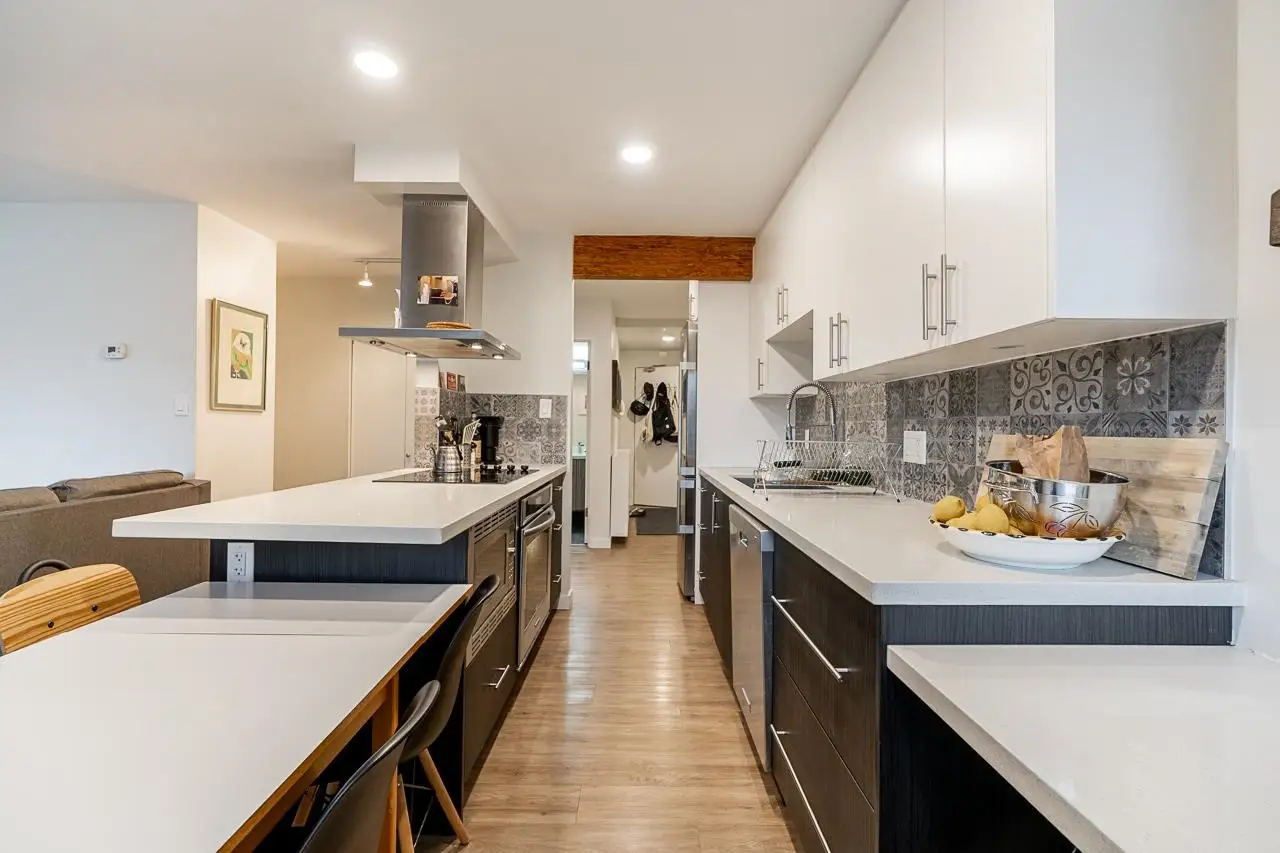 213 36 E 14TH AVENUE, Vancouver BC V5T 4C9