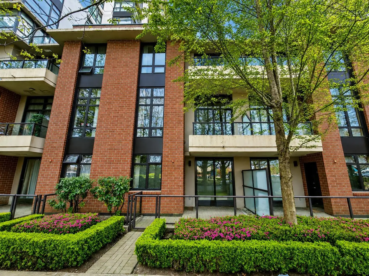 5 8160 LANSDOWNE ROAD, Richmond BC V6X 0A9