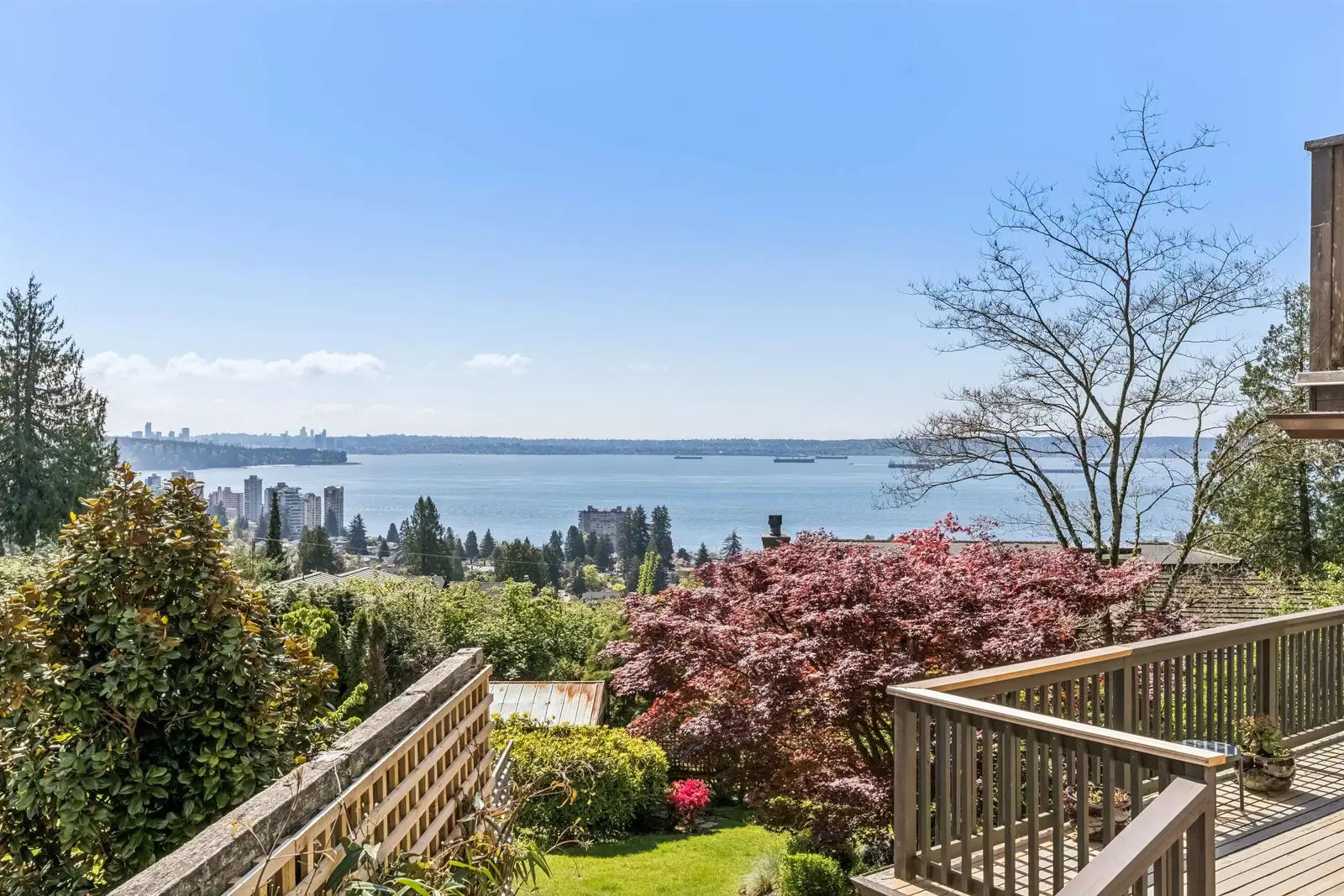 2440 QUEENS AVENUE, West Vancouver BC V7V 2Y6