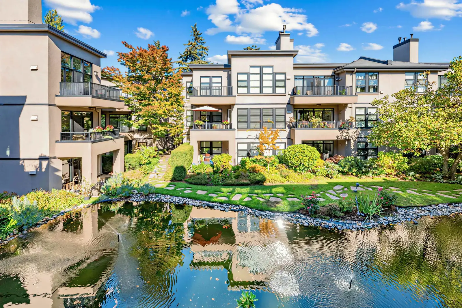 221 3769 W 7TH AVENUE, Vancouver BC V6R 1W6