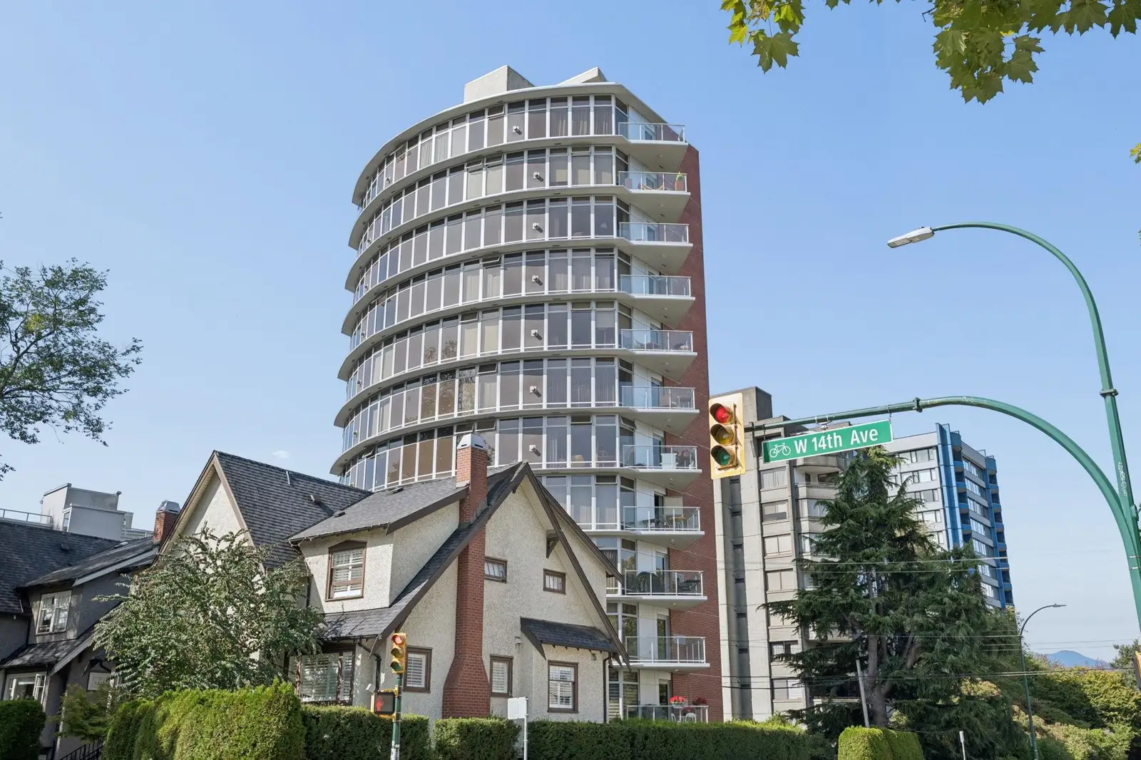 902 2965 FIR STREET, Vancouver BC V6J 5M9