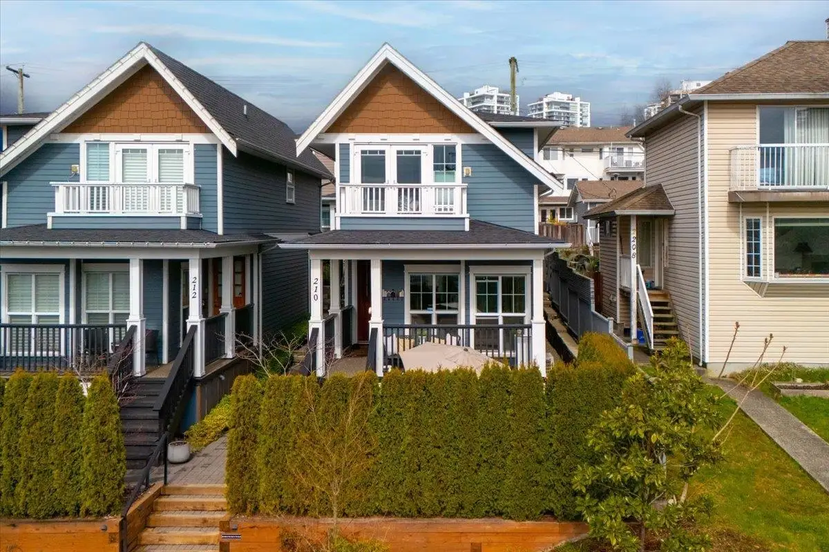 210 W 5TH STREET, North Vancouver BC V7M 1K1