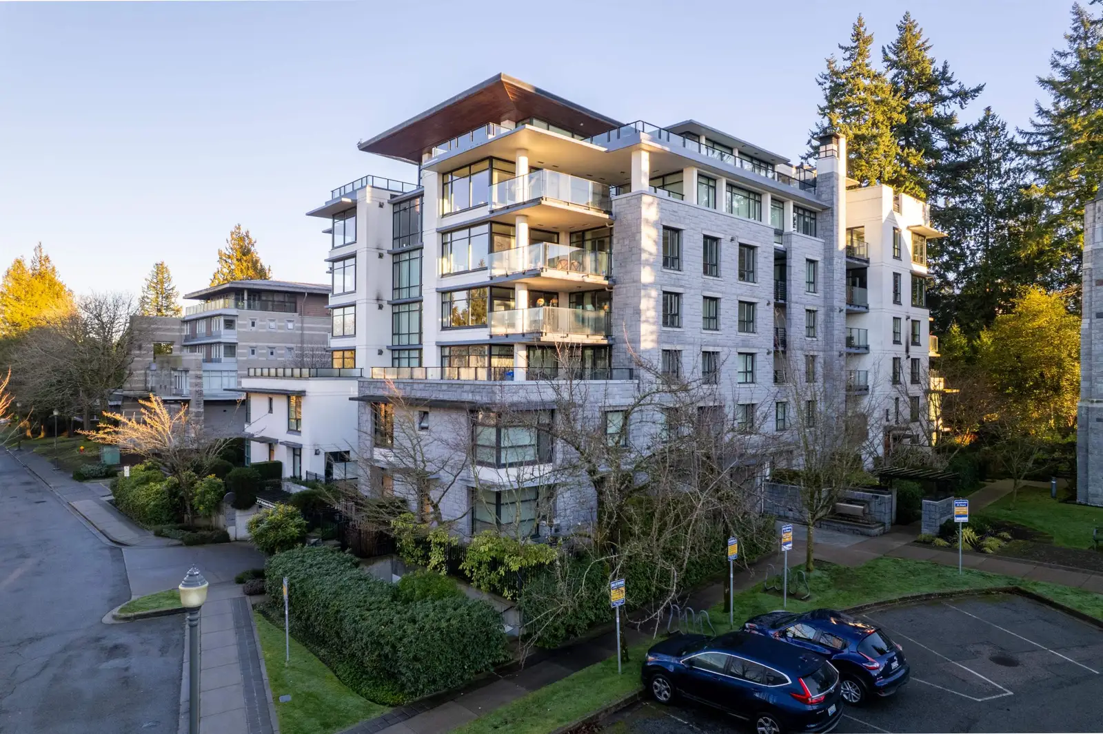 112 5958 IONA DRIVE, Vancouver BC V6T 2L2