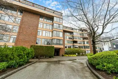 211 2101 MCMULLEN AVENUE, Vancouver BC V6L 3B4