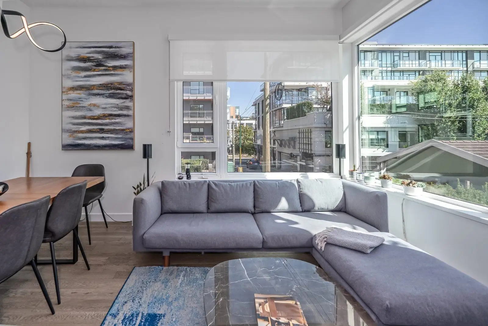 487 W 26TH AVENUE, Vancouver BC V5Y 0M8