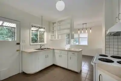 509 E KEITH ROAD, North Vancouver BC V7L 1W3