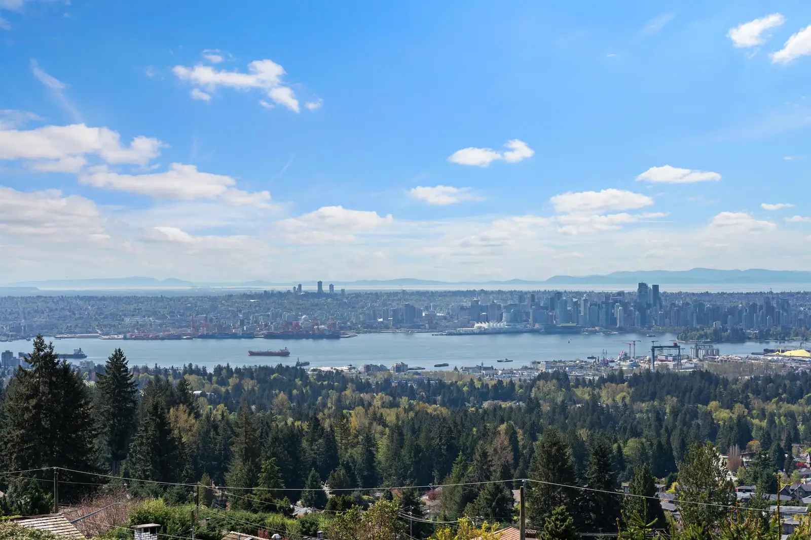 353 NEWDALE COURT, North Vancouver BC V7N 3H3