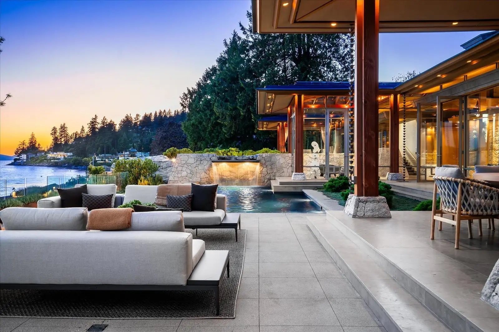 3330 RADCLIFFE AVENUE, West Vancouver BC V7V 1G6