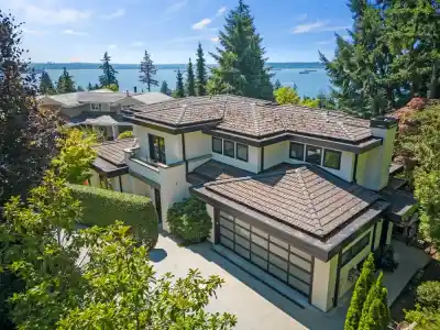 2650 ROSEBERY AVENUE, West Vancouver BC V7V 3A2